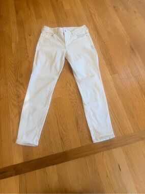 Ladies Size 10 "Old Navy" White Skinny Jeans GUC